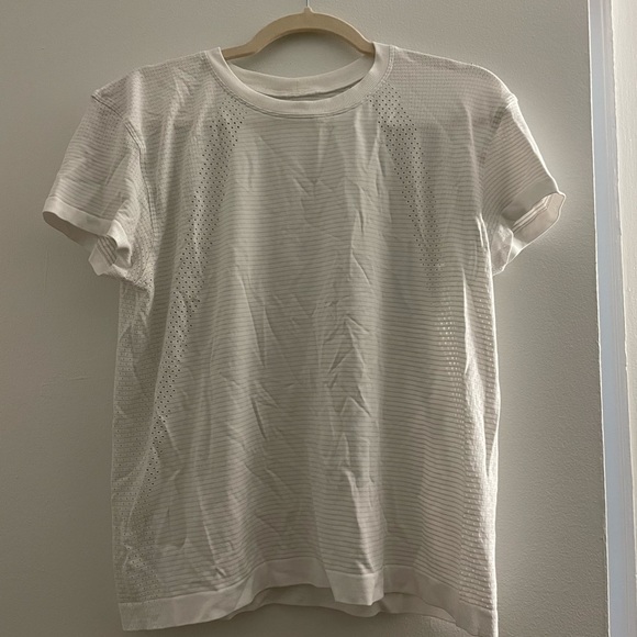 Lululemon Shirt - Picture 1 of 3